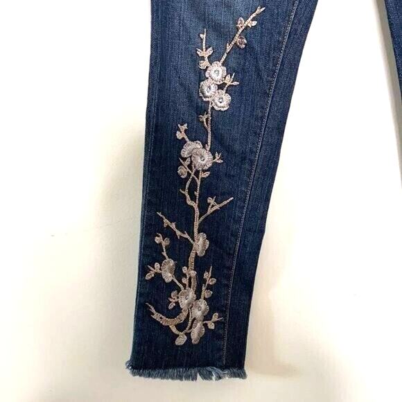 Carmar Womens 27 Midrise Ankle Jeans Floral Embroidered Stretch Raw Hem Boho - Picture 5 of 10
